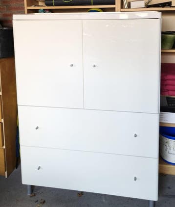 Witte buffetkast (gratis af te halen)