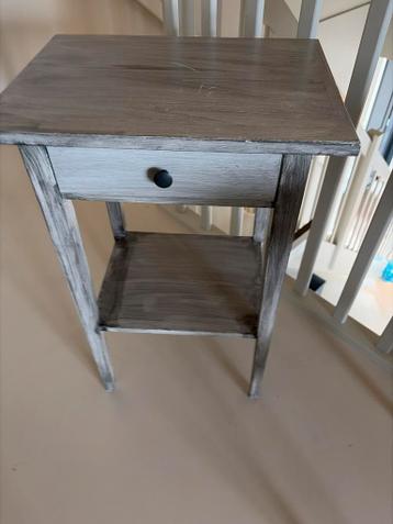 2 IKEA nachtkastjes - zelf grijs geverfd (gratis af te halen