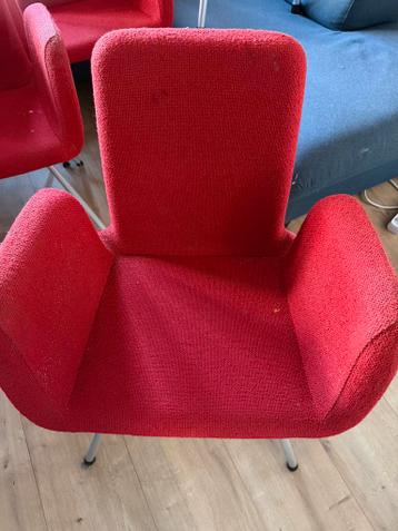 Gratis 4 rode stoelen