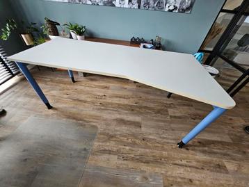 Bureau 2 m breed en smalle stuk 80 cm diep lange stuk 1 m