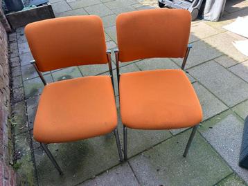 Twee bureau stoelen gratis af te halen