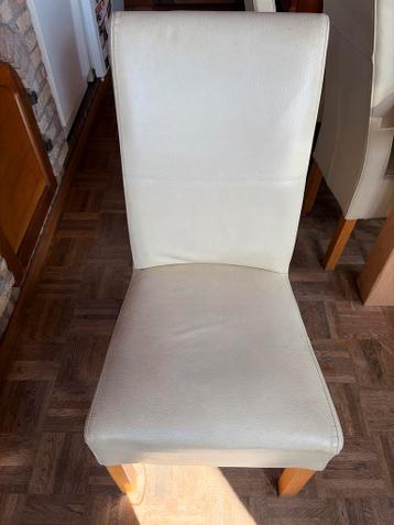 6 roomwitte lederen stoelen, gratis! (Boekel)