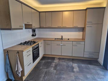 GRATIS!!!! Complete hoekkeuken, is al gedemonteerd!