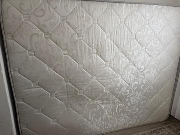 Matras met bloemenpatroon