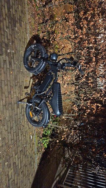 Kapotte fatbikes gezocht!