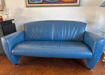 Gratis ophalen 4/4 Blauwe leren 2-zits bank