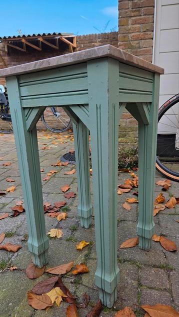 Antieke bijzettafel met marmer blad