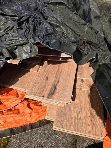 Laminaat 60+ m2 in goede staat - direct ophalen!