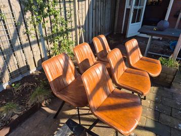 6 stoelen met lichte schade