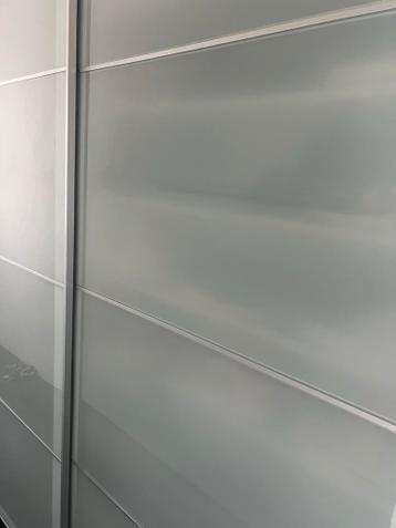 Gratis Vier schuifdeuren voor IKEA Pax kast