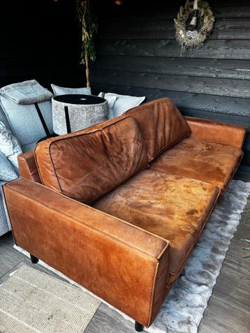 Gratis bank met vlekken, nog in goede staat