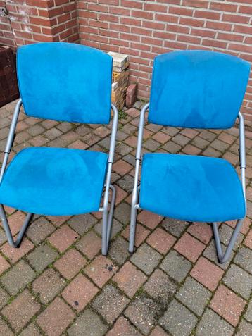 2 stoelen