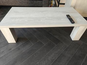 Salontafel, dressoir en tv meubel.