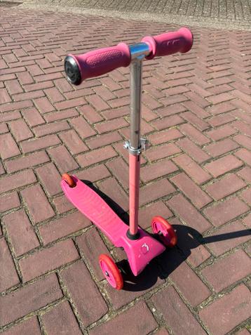 Gratis af te halen: Roze step voor kinderen