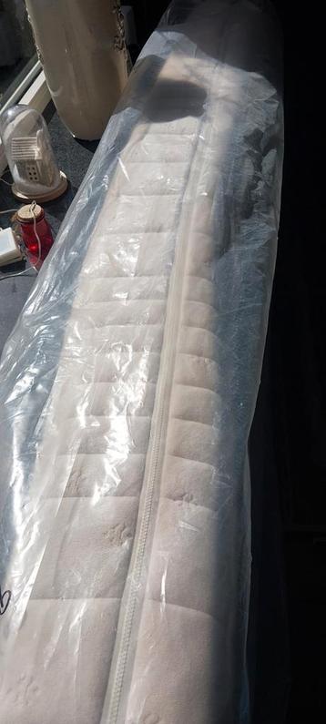 Gratis goed dik matras 90 cm breed