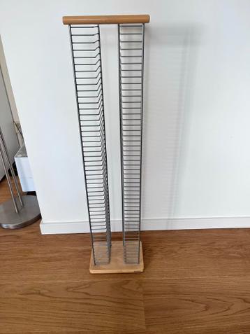 DVD rek van metaal en hout