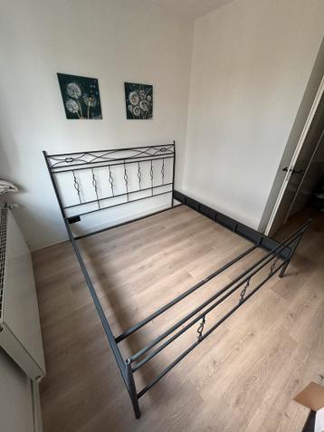 Gratis bedframe 180x200cm