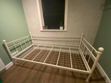GRATIS  Leuk 1 persoonsbed 90x200 wit