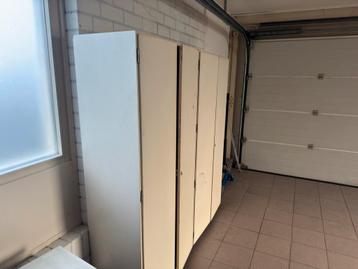 2 houten opbergkasten gratis