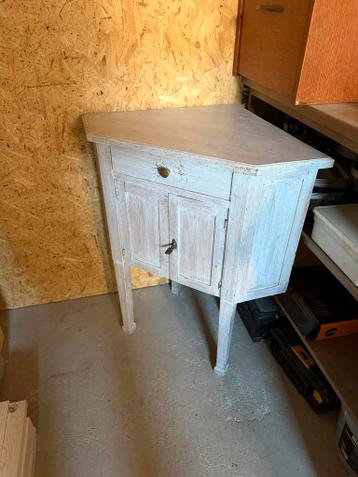 Gratis ophalen. Handgemaakt hoekkastje met lade