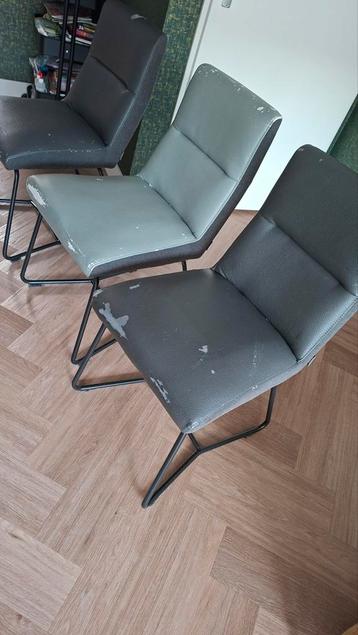 Eetkamerstoelen plus bankje