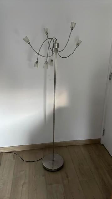 Staande lamp (gratis)