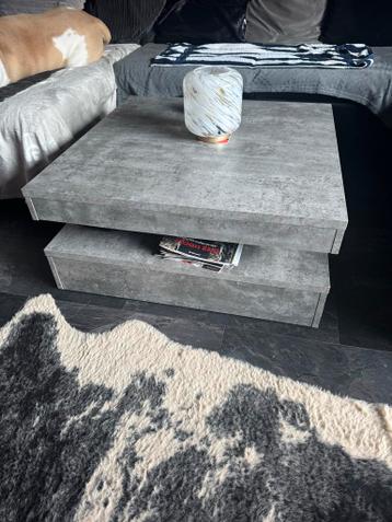 Grijze Salontafel - Zo goed als nieuw - 80x80x35 cm