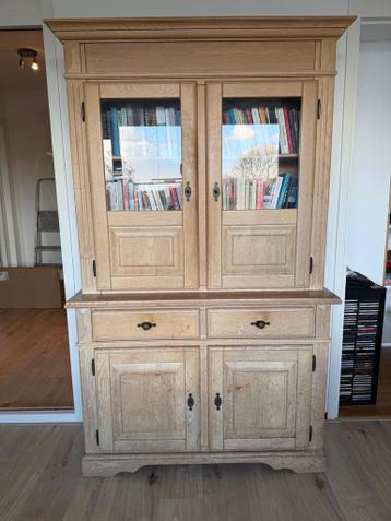 GRATIS - Eikenhouten buffetkast/vintrinekast