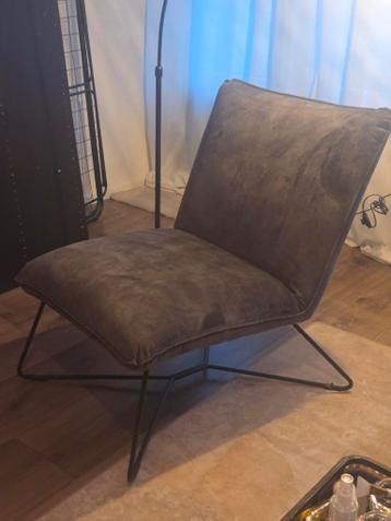 Groene Velours Fauteuil met Zwart Metalen Onderstel