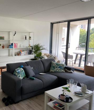 Comfortabele 3-zits hoekbank in donkergrijs