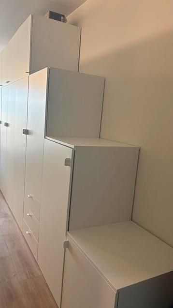 Grote Moderne Kast - Gratis Ophalen !!! (FREE)