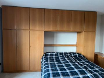 Bed met ombouw in Hengelo (ov)