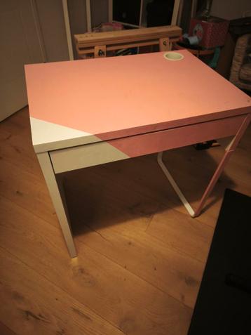 Ikea (kinder)bureau Micke roze geverfd