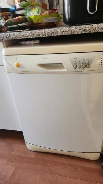GRATIS Vaatwasser Zanussi DE 6644 (MOET ZSM WEG)