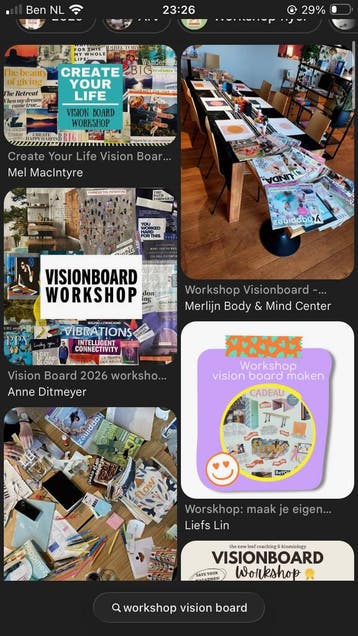 Bananendoos vol tijdschriften om mee te knutselen