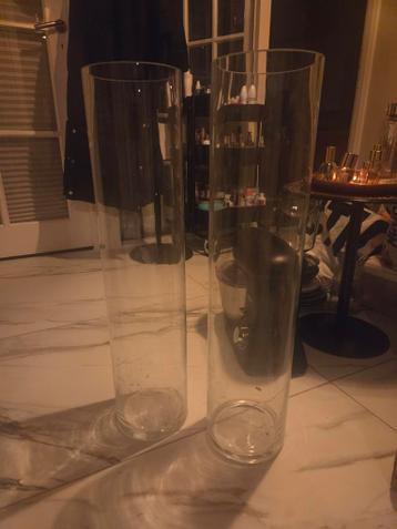 Twee Grote Ronde Glazen Vazen 72cm hoog 17cm breed, ruilen