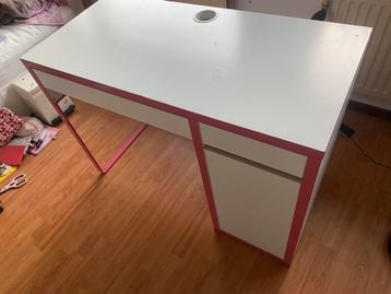 Bureau voor kind 6-12 jaar kinderbureau meisje
