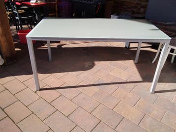 Eetkamertafel met 4 Eetkamerstoelen