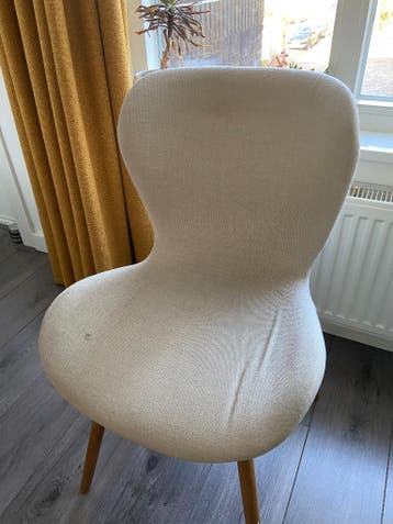 2 Eettafelstoelen gebruikt