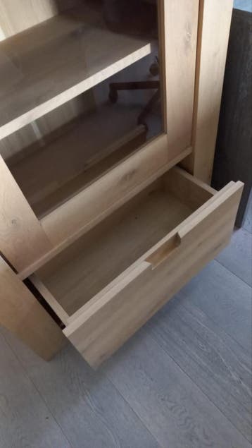 Gratis houten kast. Donderdag ochtend April ophalen