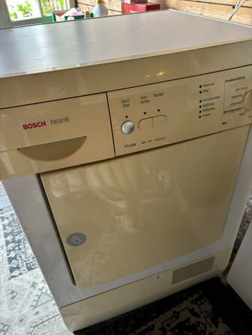 Gratis ophalen hij werkt wel en niet is 24 jaar oud