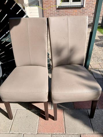 GRATIS  2 stoelen