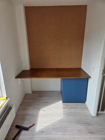 Ingebouwd bureau - aanpasbaar voor diverse ruimtes