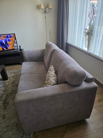 Comfortabele bank met 2 bijpassende stoelen