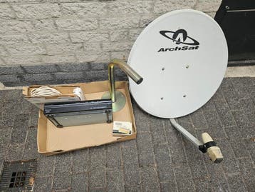 ArchSat schotelantenne met Strong SRT8000 ontvanger