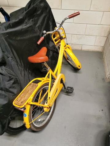 Gratis kinderfiets, geel, met bagagedrager