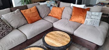 Grote hoekbank met stoffen bekleding