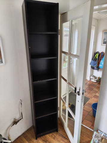 IKEA kastje gratis af te halen - gebruikt