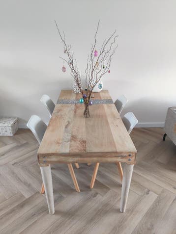 Sfeervolle houten eettafel (Indiase stijl) – 180x80 cm