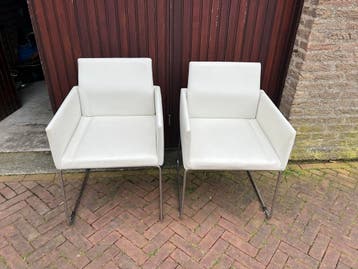 Witte stoelen